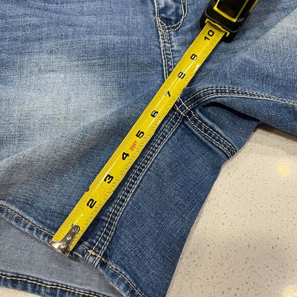 Seven7 Women's Shorts with Embroidered Pockets Size 12 - Picture 7 of 10